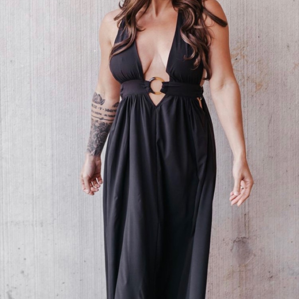 HP 🎈NWOT Rebellia Goddess Maxi Dress in Black